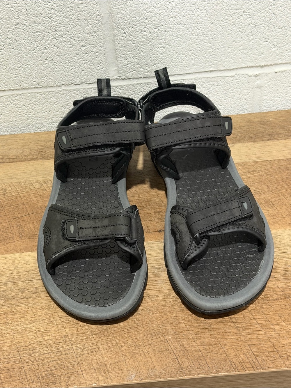 Khombu Barracuda Men's Black Gray Sport Sandals Adjustable Straps